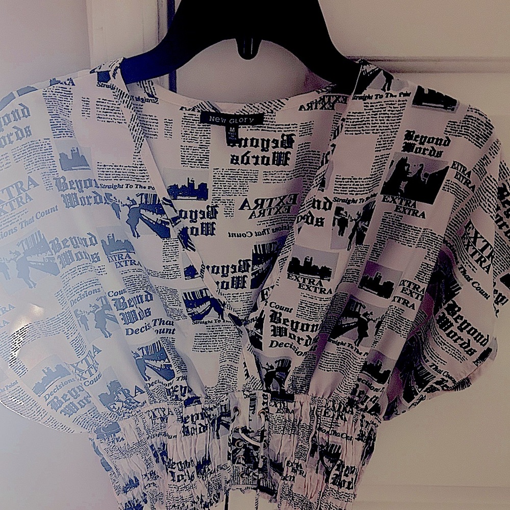 White Crop Top Blouse With Drawstring. - image 2